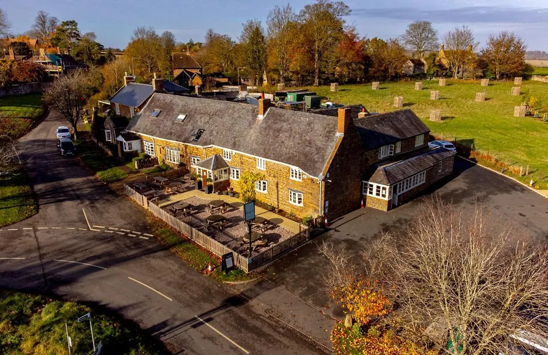 The Red Lion At Hellidon-1