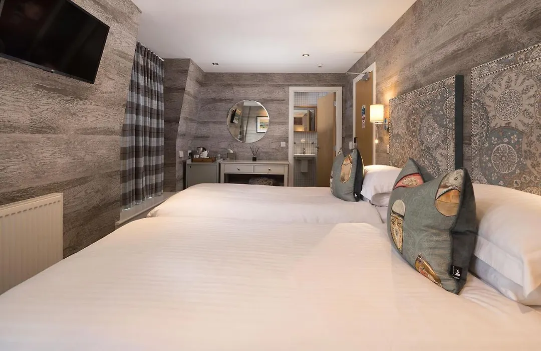Hotel Hebrides-1