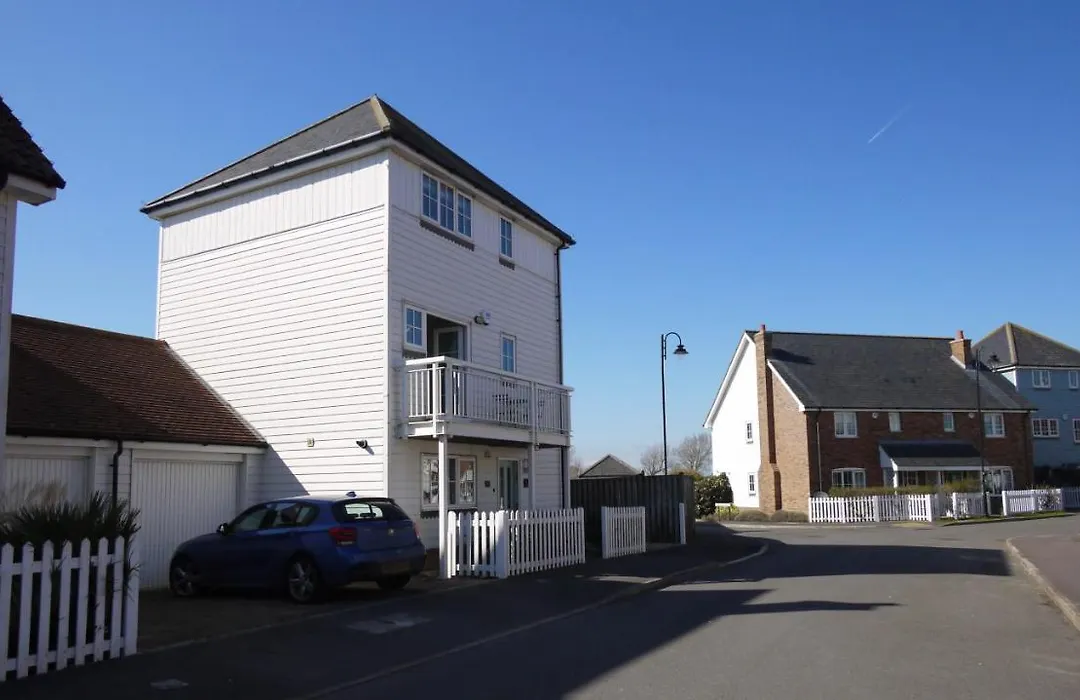 The Salty Dog Holiday Cottage, Camber Sands-1