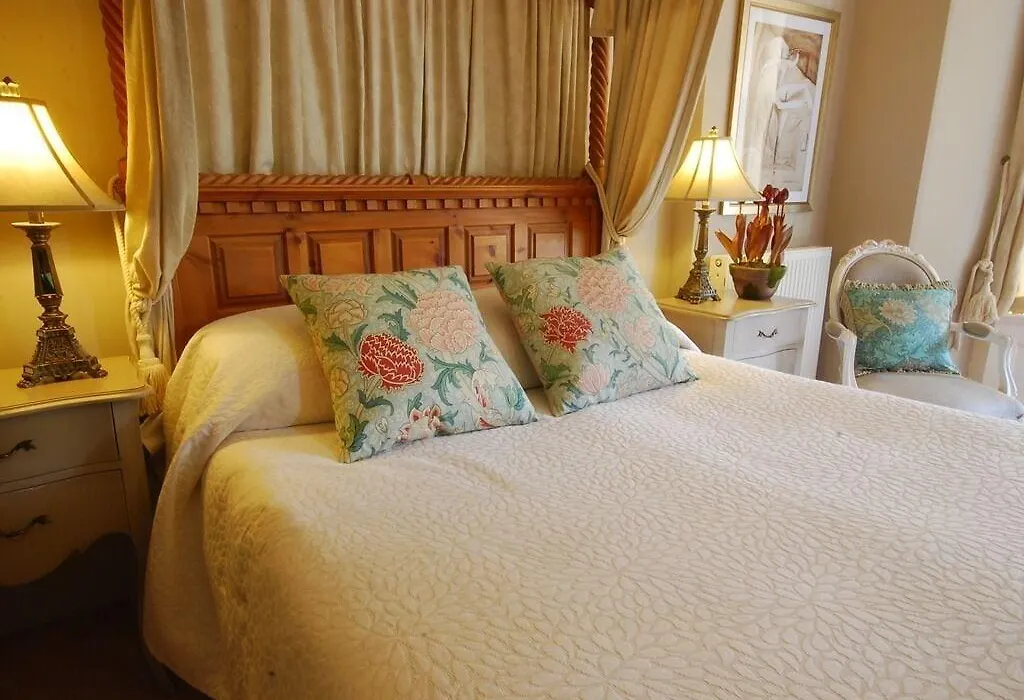 Hilton House-1