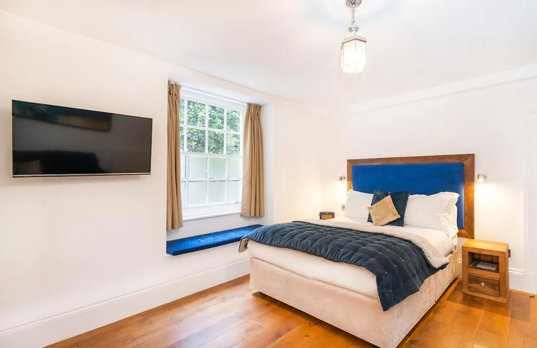 Berkeley Suites-1