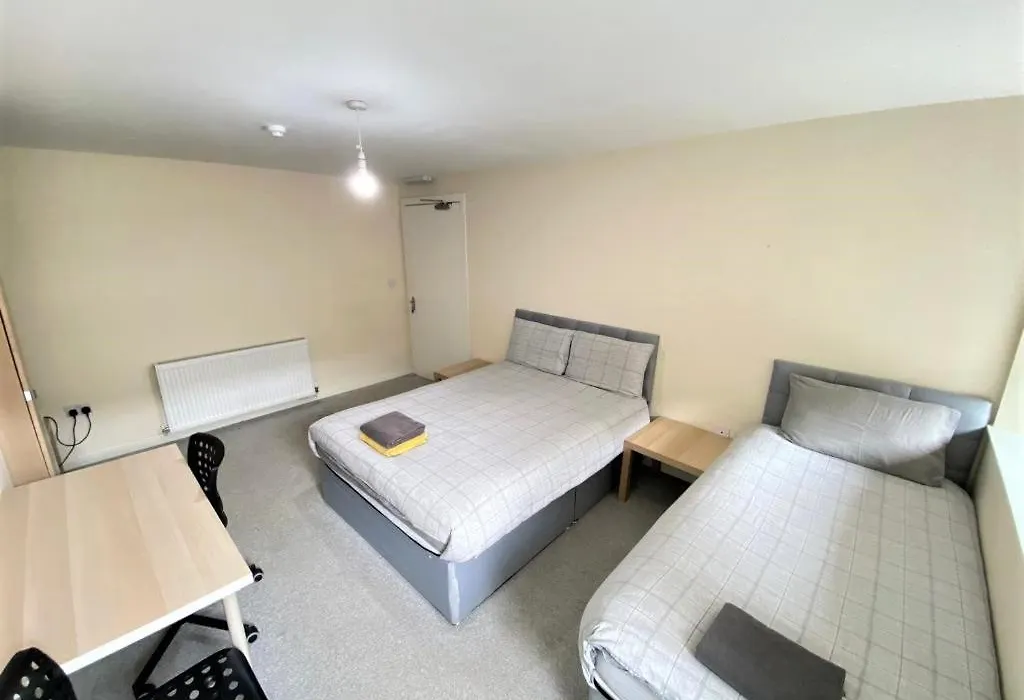Ibrox Guesthouse-1
