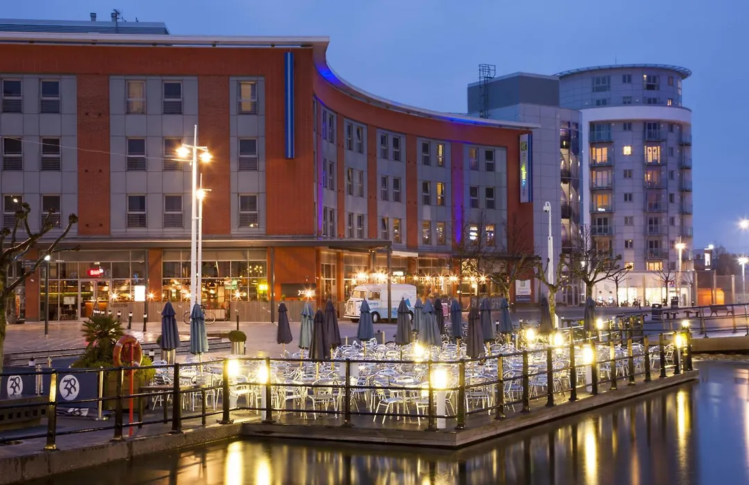 Holiday Inn Express Portsmouth Gunwharf Quays By Ihg-1