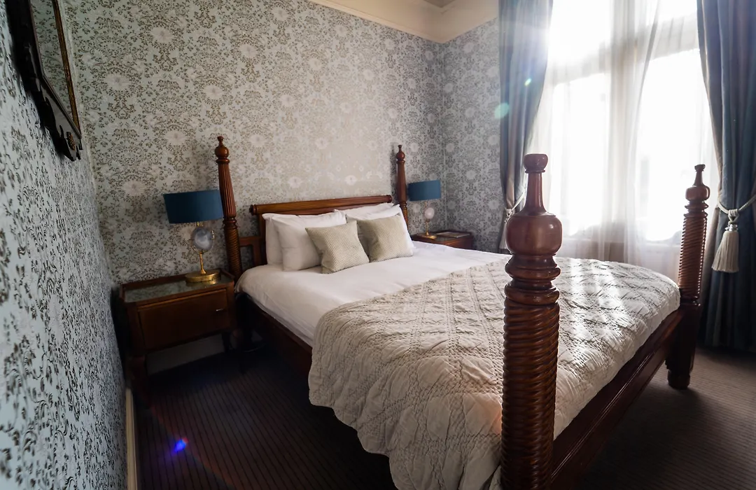Brooks Guesthouse-1