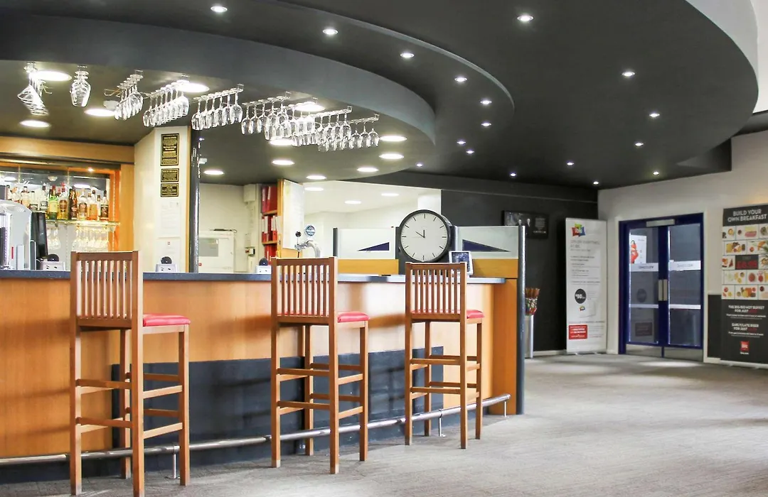 Ibis Cardiff Gate - International Business Park-1