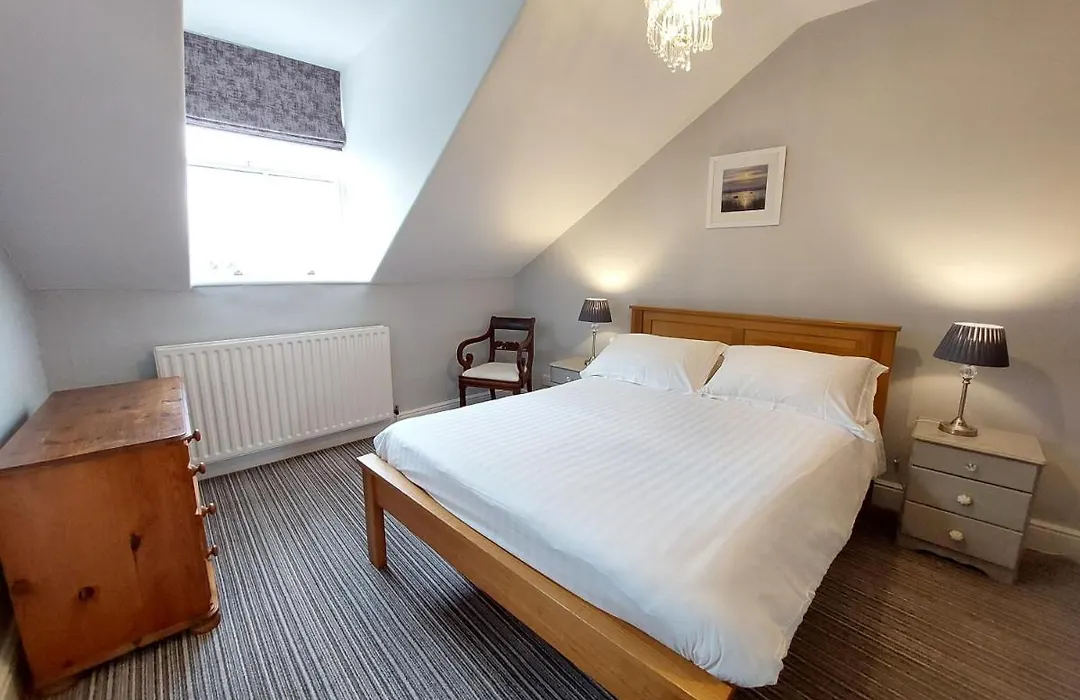 Ashleigh House-1