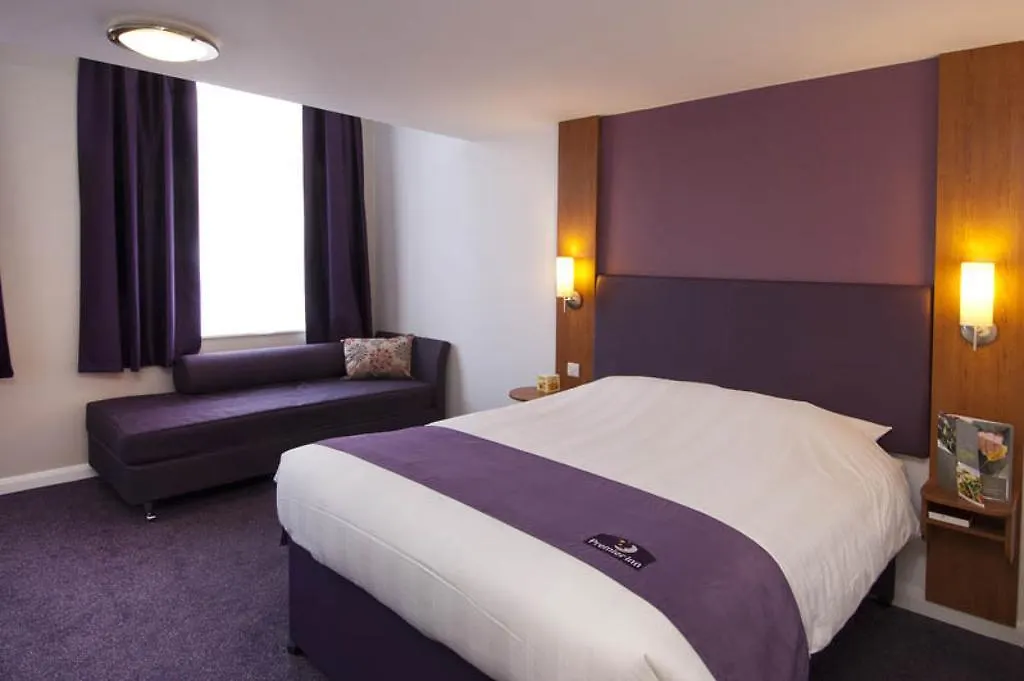 Premier Inn Marlow-1