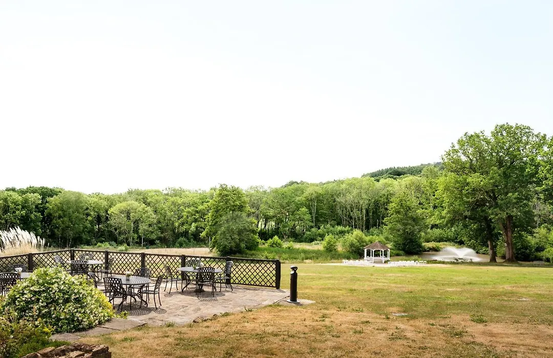 Voco Lythe Hill Hotel & Spa By Ihg-1