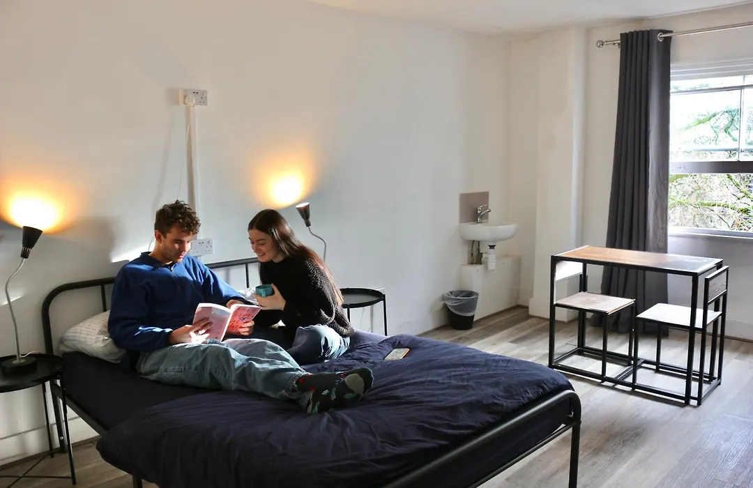 Urbany Hostel London 18-40 Years Old-1