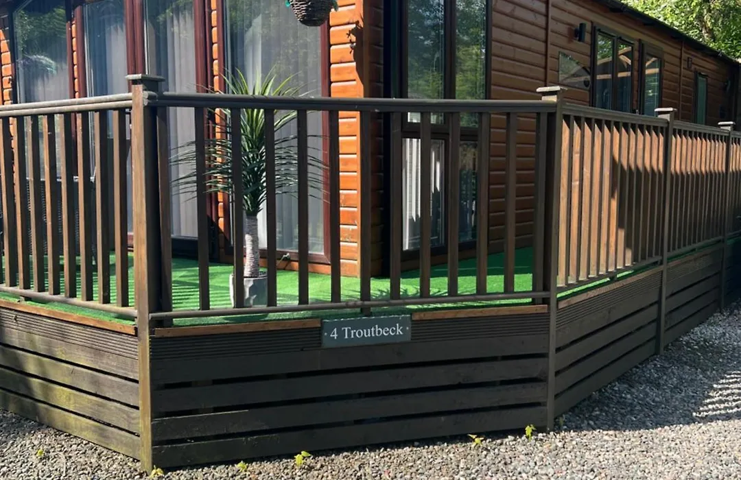 Troutbeck Hot Tub Lodge 4-1