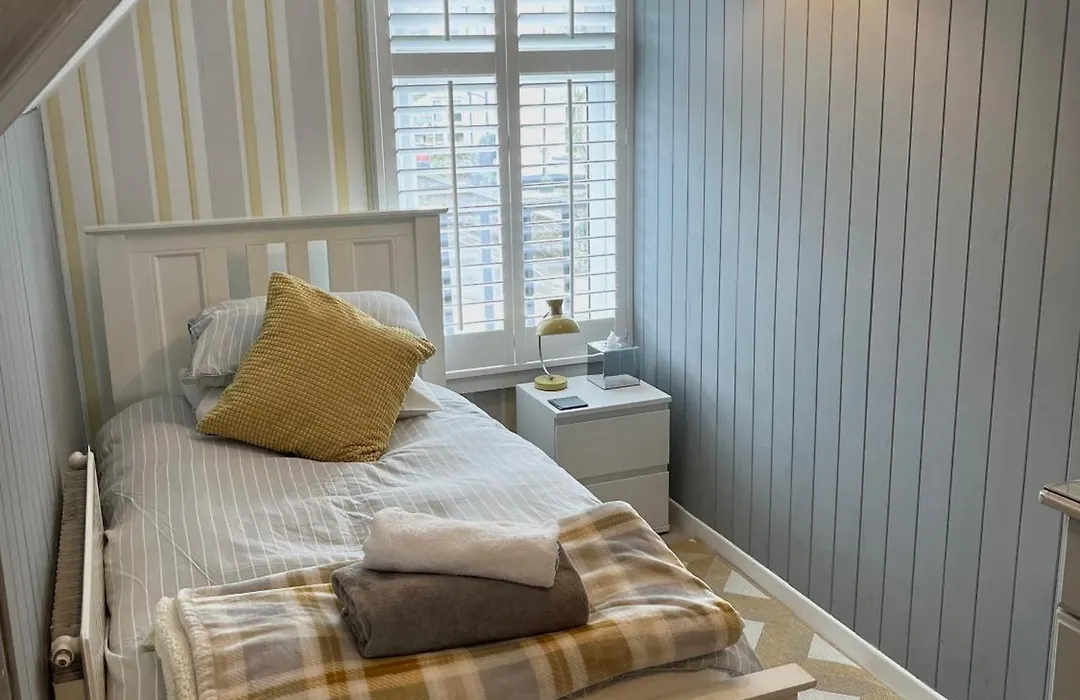 Camelot Guest House-1