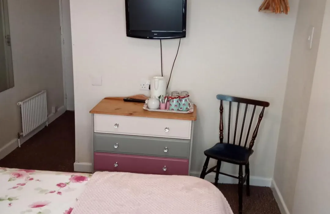 Heatherlea Guest Rooms Singles Only-1