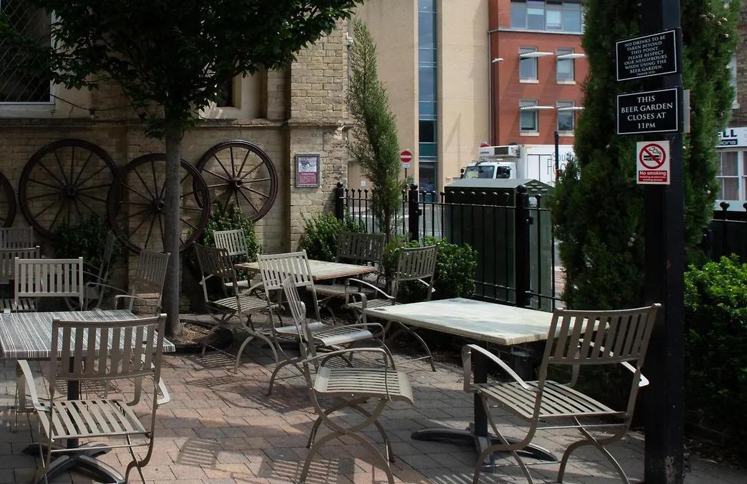 Sandford House Hotel Wetherspoon-1