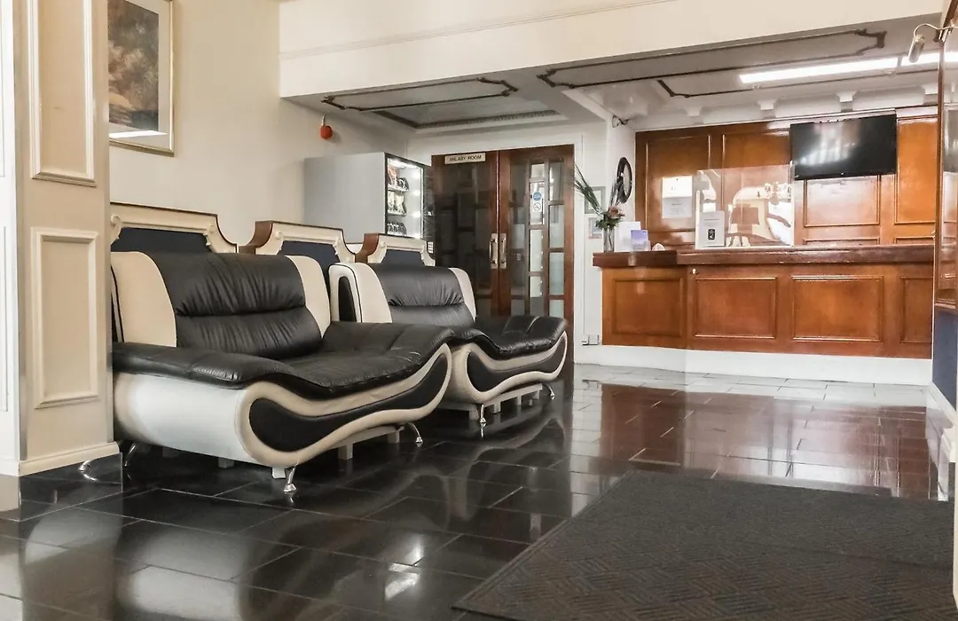 Gilson Hotel-1