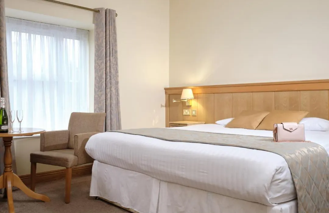 Mahon'S Hotel-1