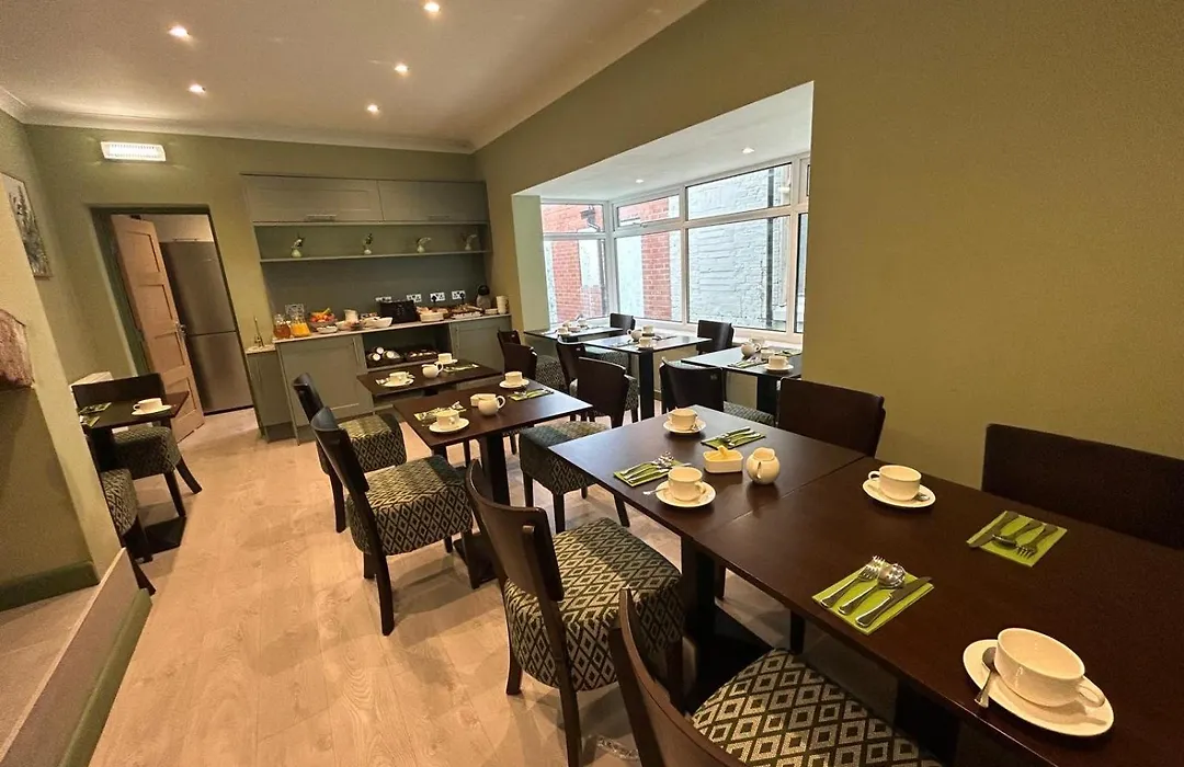 Hamilton Court Hotel Hoole-1