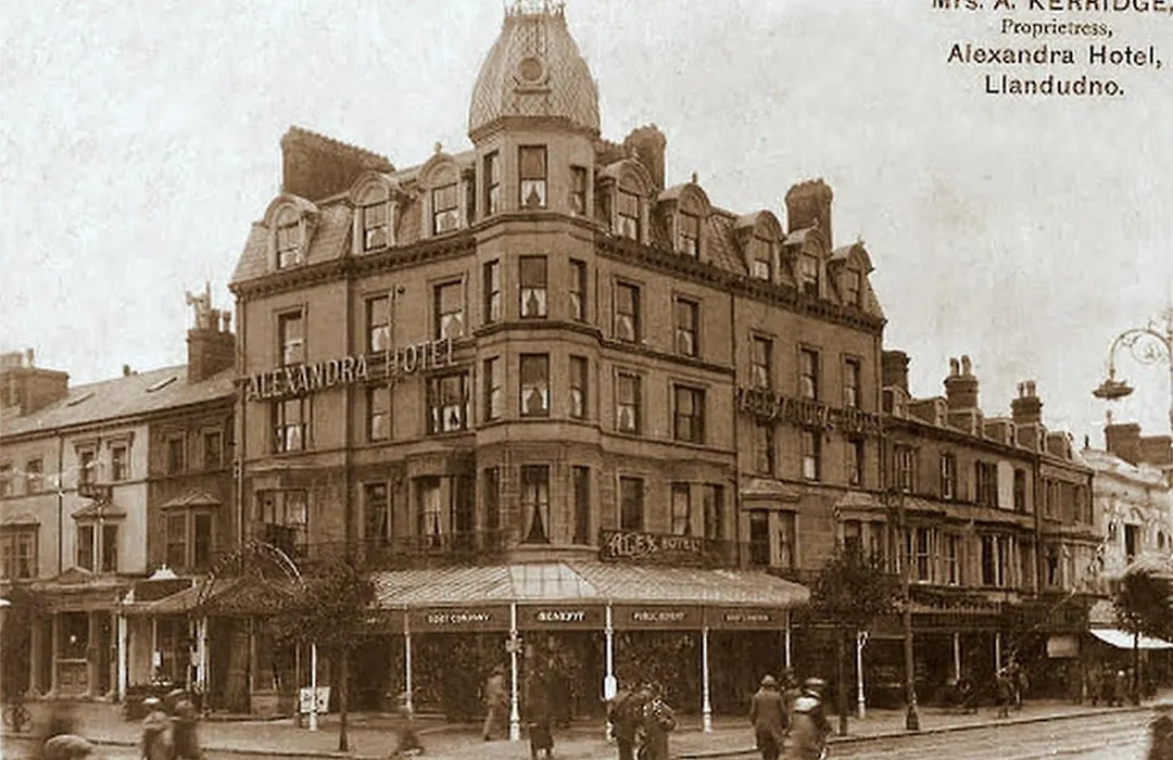 The New Alexandra Hotel-1