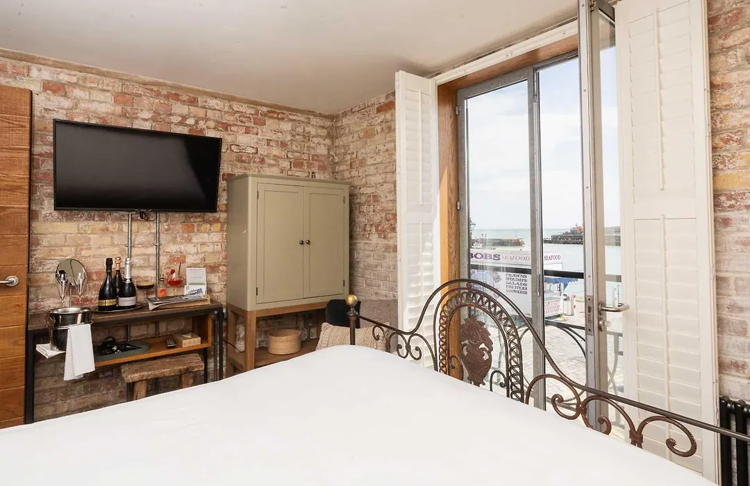 Rocksalt Rooms-1