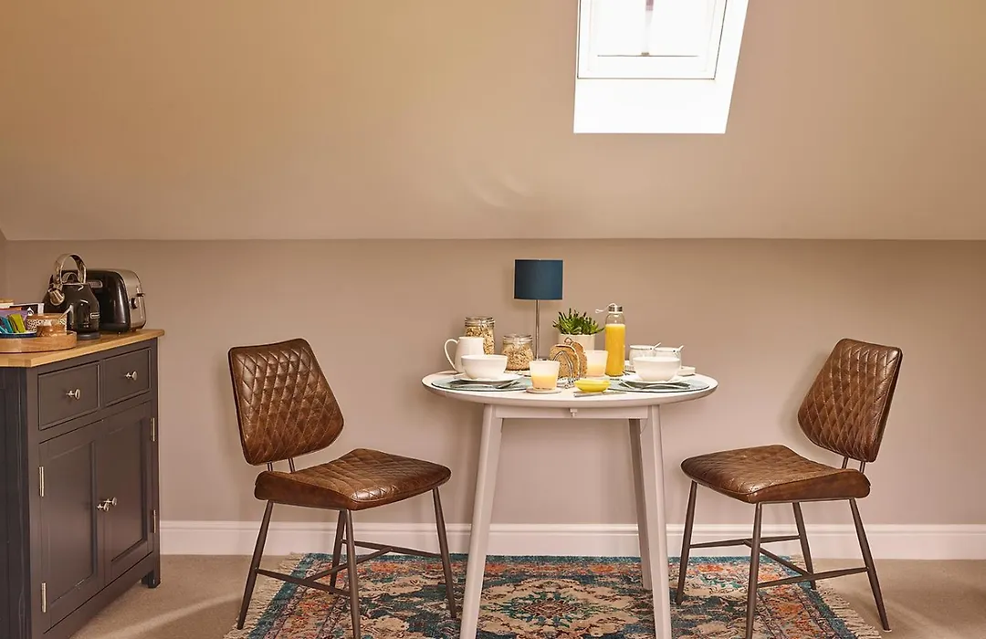 Cliff Farmhouse B&B Suites-1