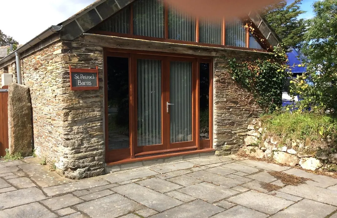 St Petroc'S Studio B&B-1