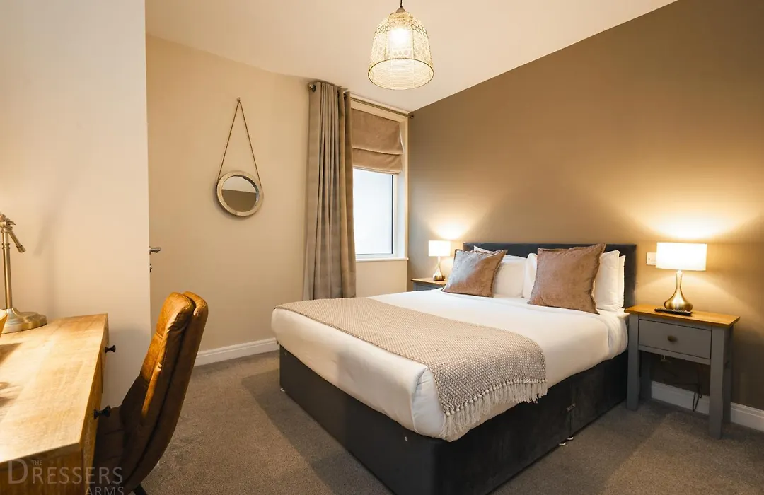 Rooms At The Dressers Arms-1