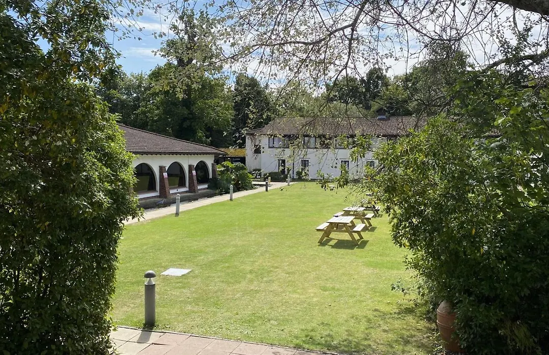 Europa Gatwick Hotel-1