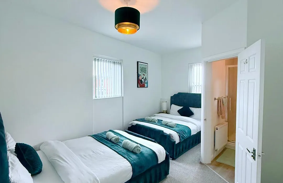 Monopoly Holiday Home-1