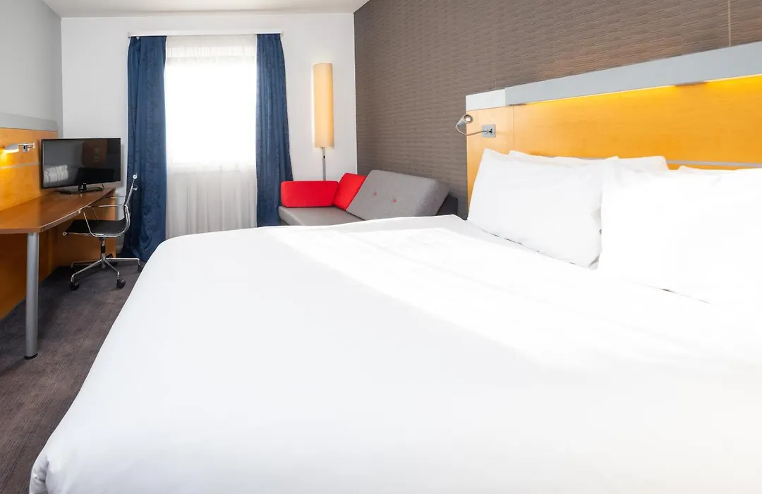 Holiday Inn Express Bedford By Ihg-1