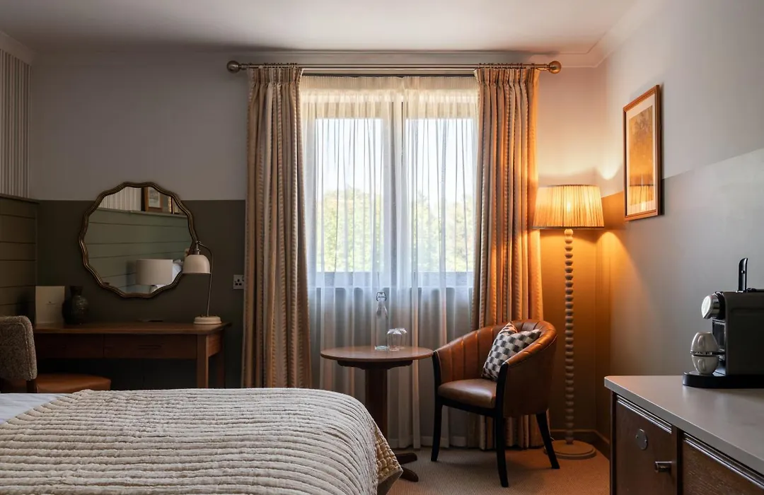 Crown Hotel-1
