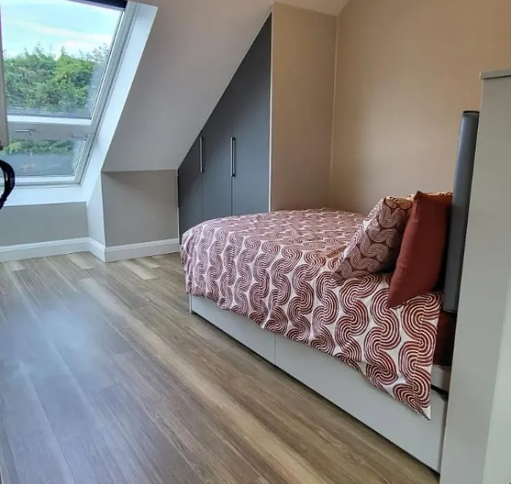 Sands House - Luxury Modern Studios With Secure Parking In Epsom, Surrey-1