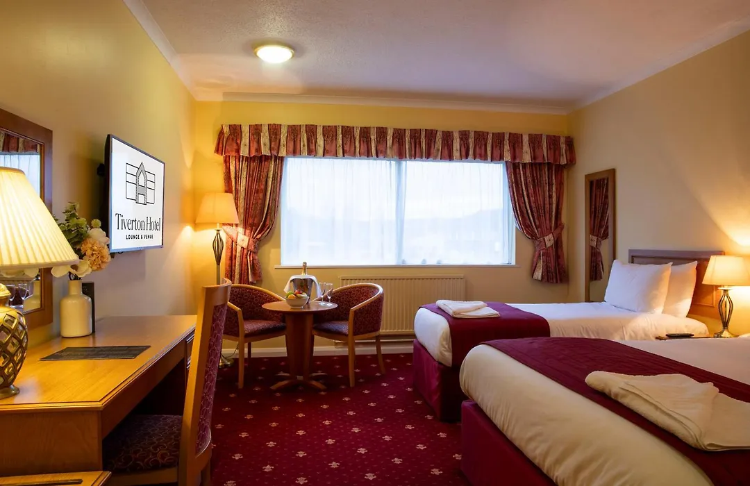 Tiverton Hotel Lounge & Venue-1