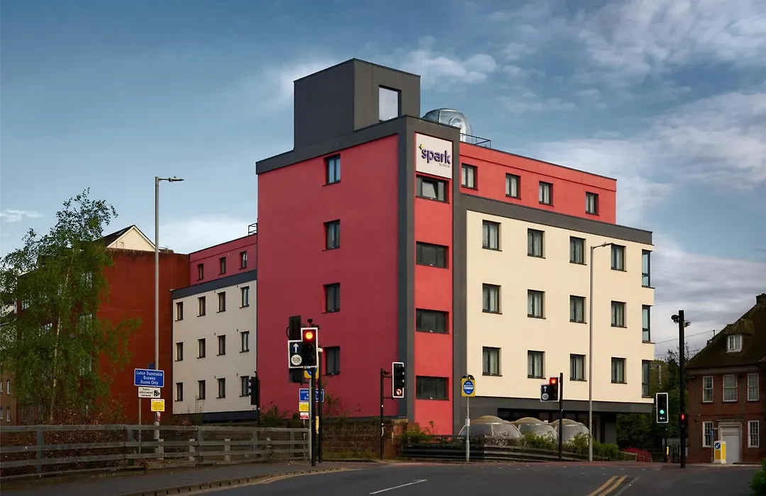 Spark By Hilton Luton-1