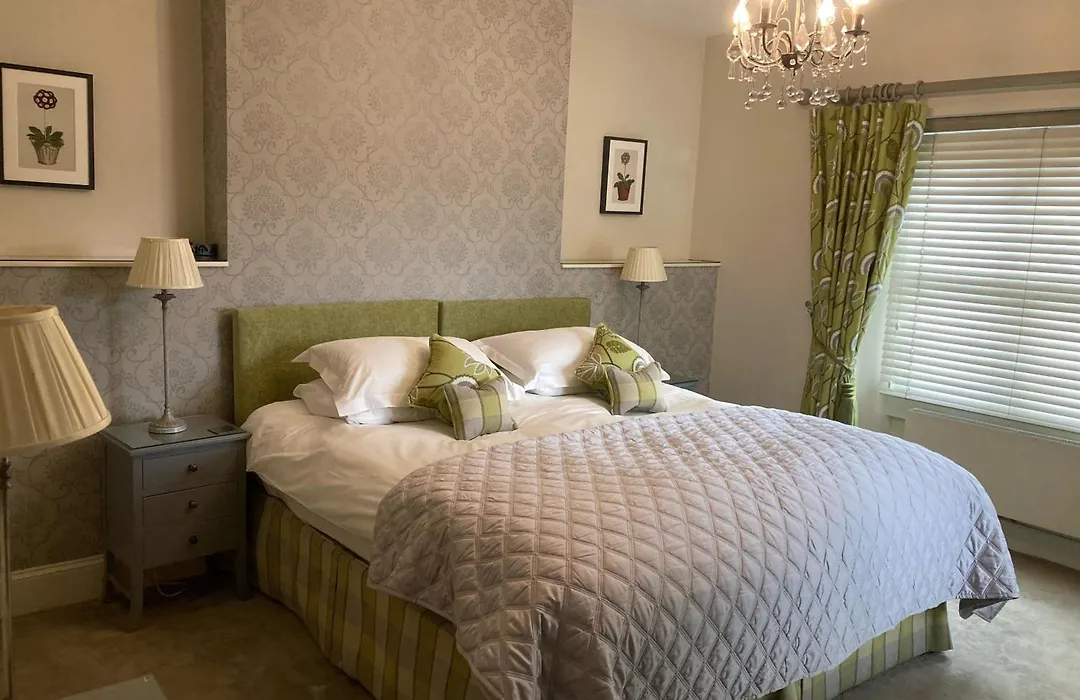Lorne House Bed & Breakfast-1
