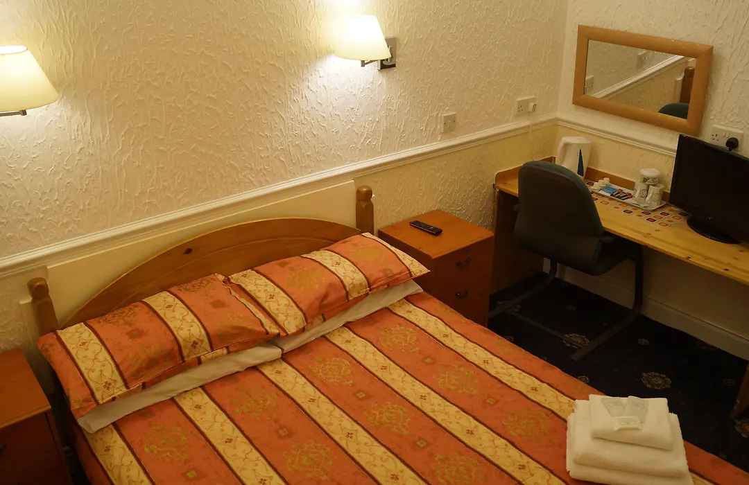 The Hampton Court Guesthouse-1