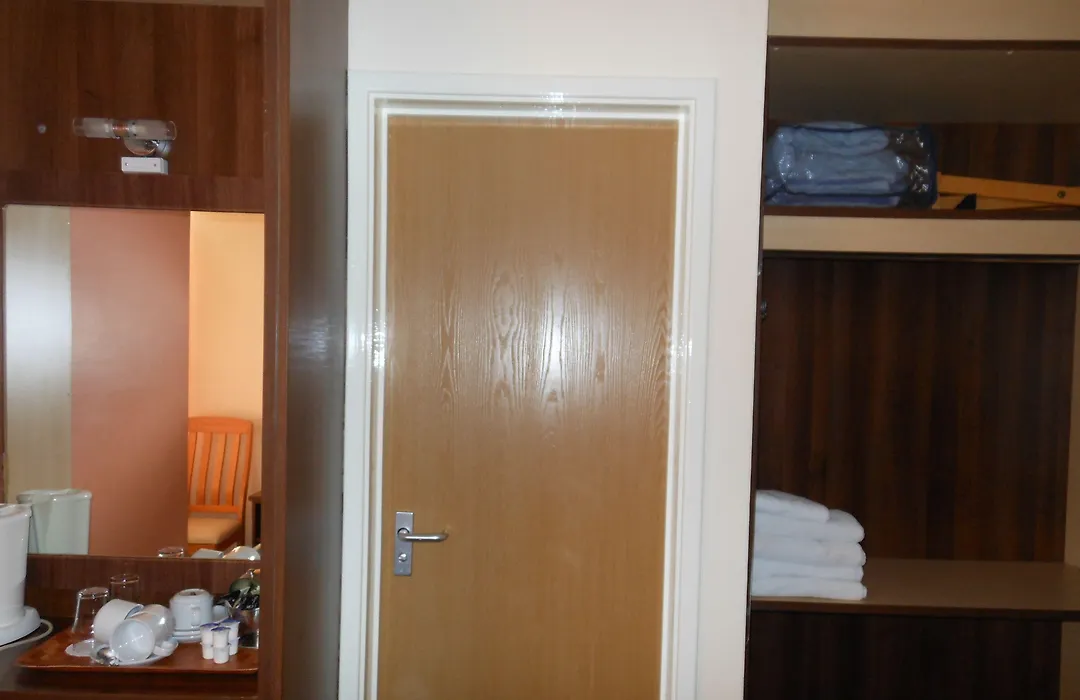 The Gatwick White House Hotel-1