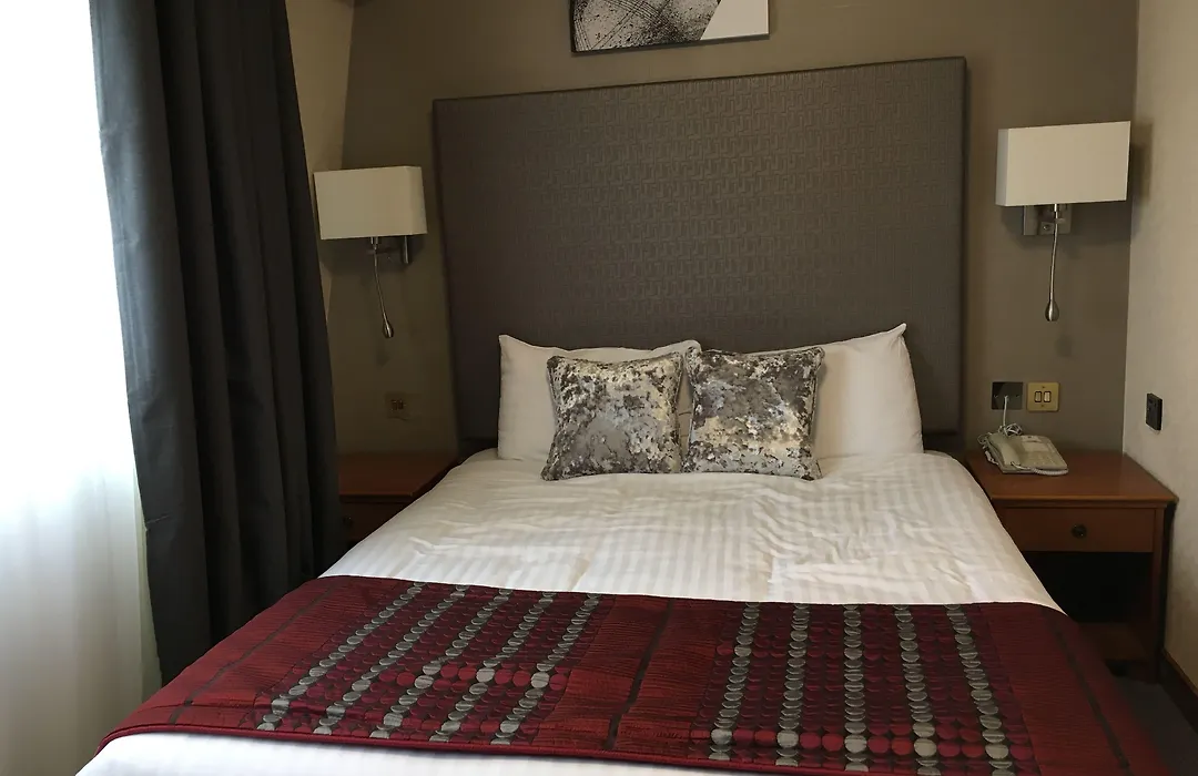 Savera Hotel South Ruislip-1