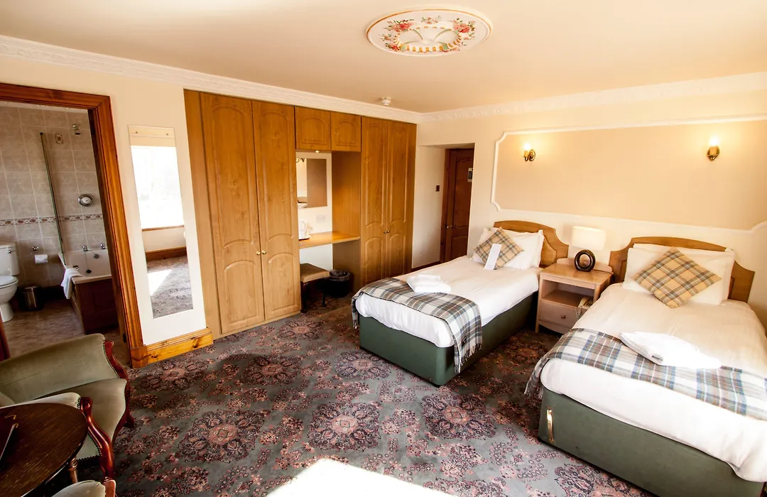 Duke Of Gordon Hotel-1