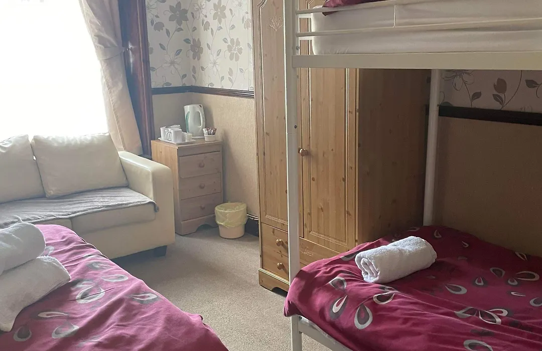 Roselea Hotel - St Chads-1