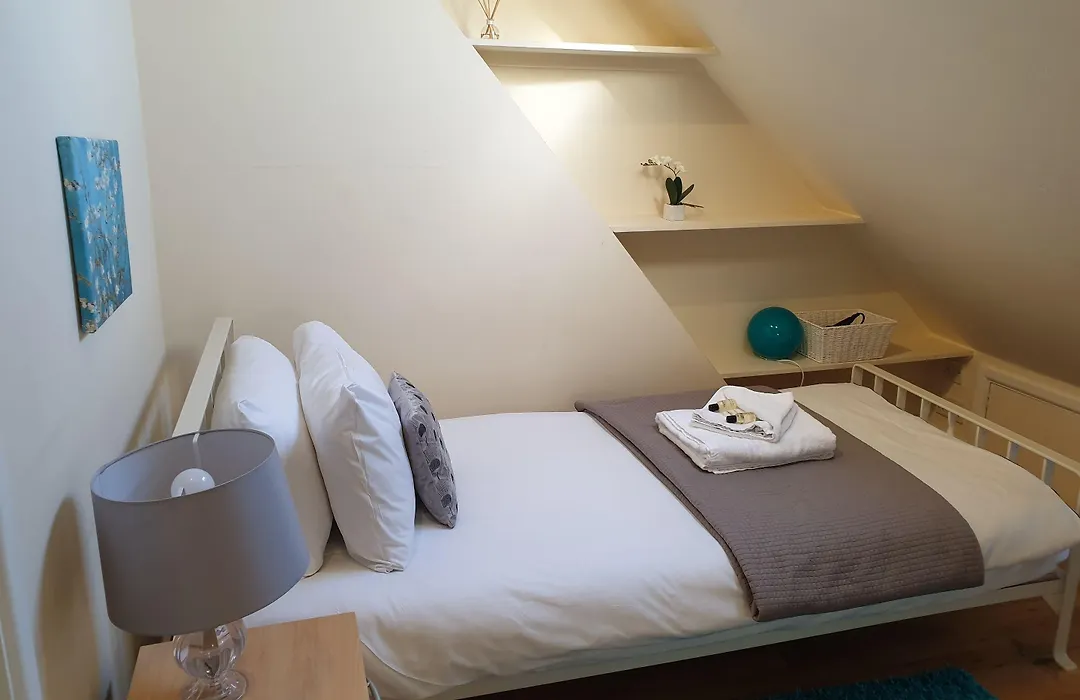 Oyo Lina Guest House-1