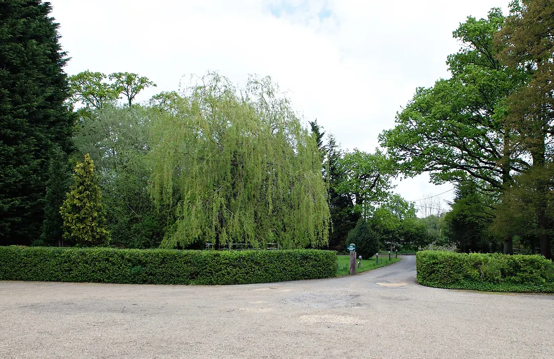 Little Foxes Hotel & Gatwick Airport Parking-1