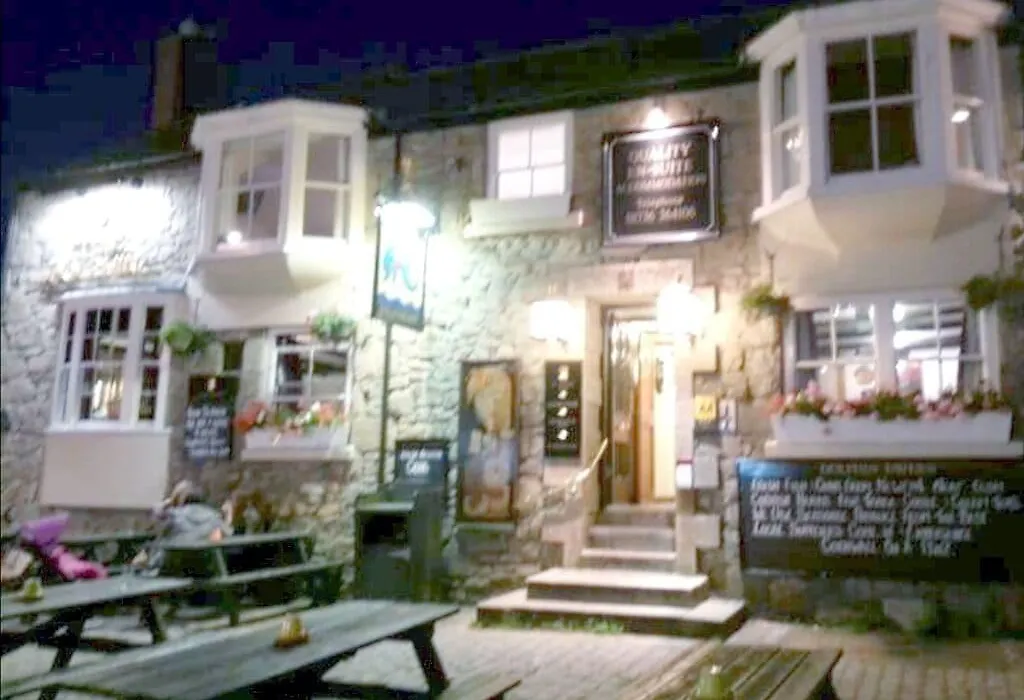 The Dolphin Tavern-1