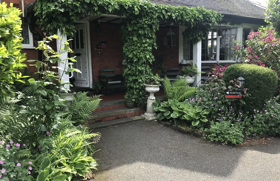 Barons Court Hotel-1