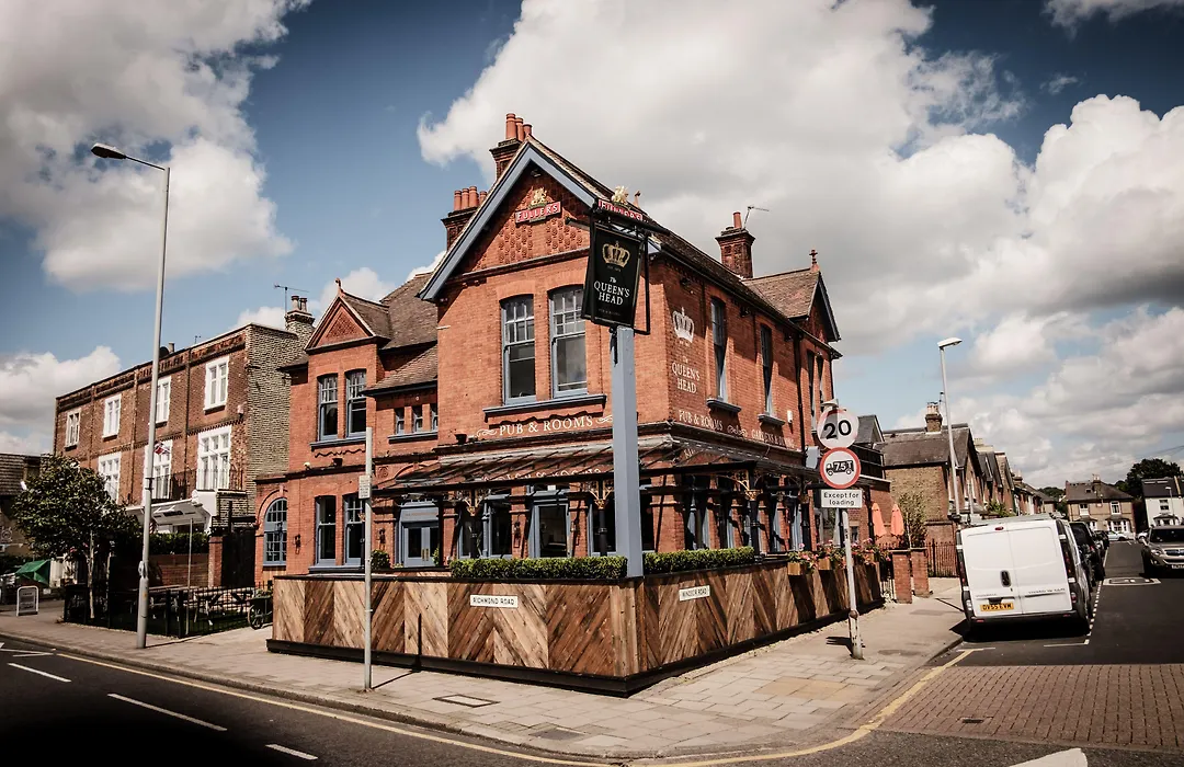 The Queen'S Head-1