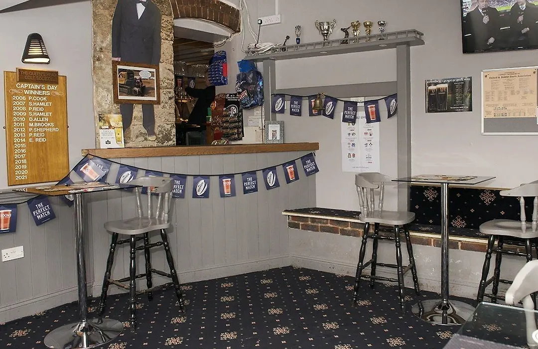 The Queens Head-1