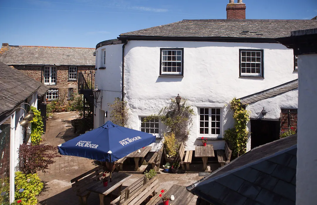 The Tree Inn-1