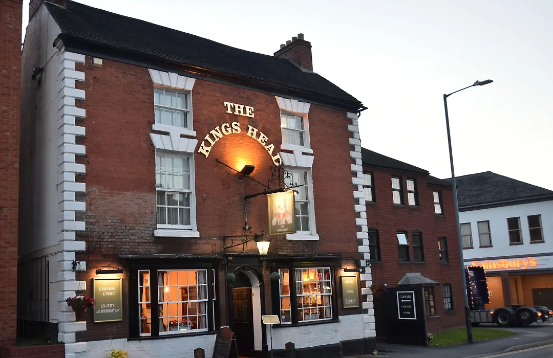 Kings Head Inn, Warwick-1