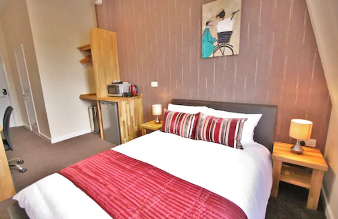 Central Hotel Gloucester By Roomsbooked-1