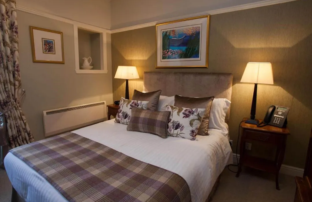 Port Charlotte Hotel-1