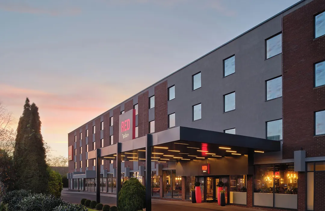 Radisson Red London Gatwick Airport-1