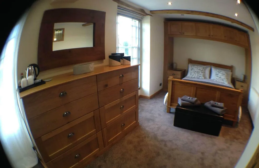 Deri-Down Guest House-1